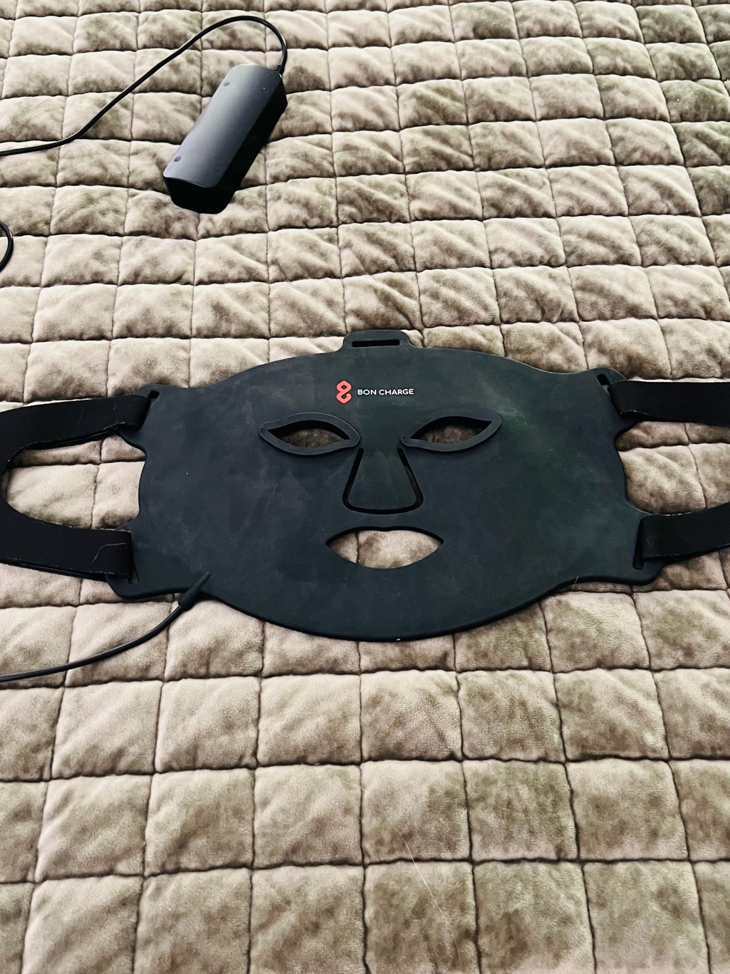 Bon Charge Red Light Face Mask — image 4 of 8